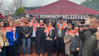 Develer podyuma çıktı, en yakışıklısı seçildi