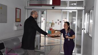 Başkan Zencirci Onkoloji Servisinde Tedavi Gören Çocuklari Ziyaret Etti