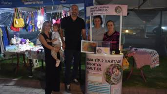 Başkan Zencirci Germencik İncir Festivaline Davet Ettiği Sma Hastası Çocuklarin Stantlarını Ziyaret Etti