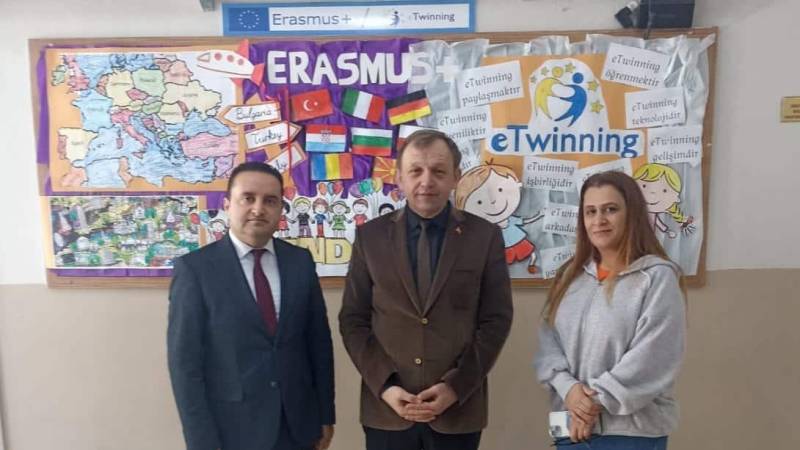 İlçe Milli Eğitim Müdürü Aşkın Güneş, TÜBİTAK İzmir Bölge Sergisine Davet Edilen Şehit Cafer Ortaokulu’nu Ziyaret Etti