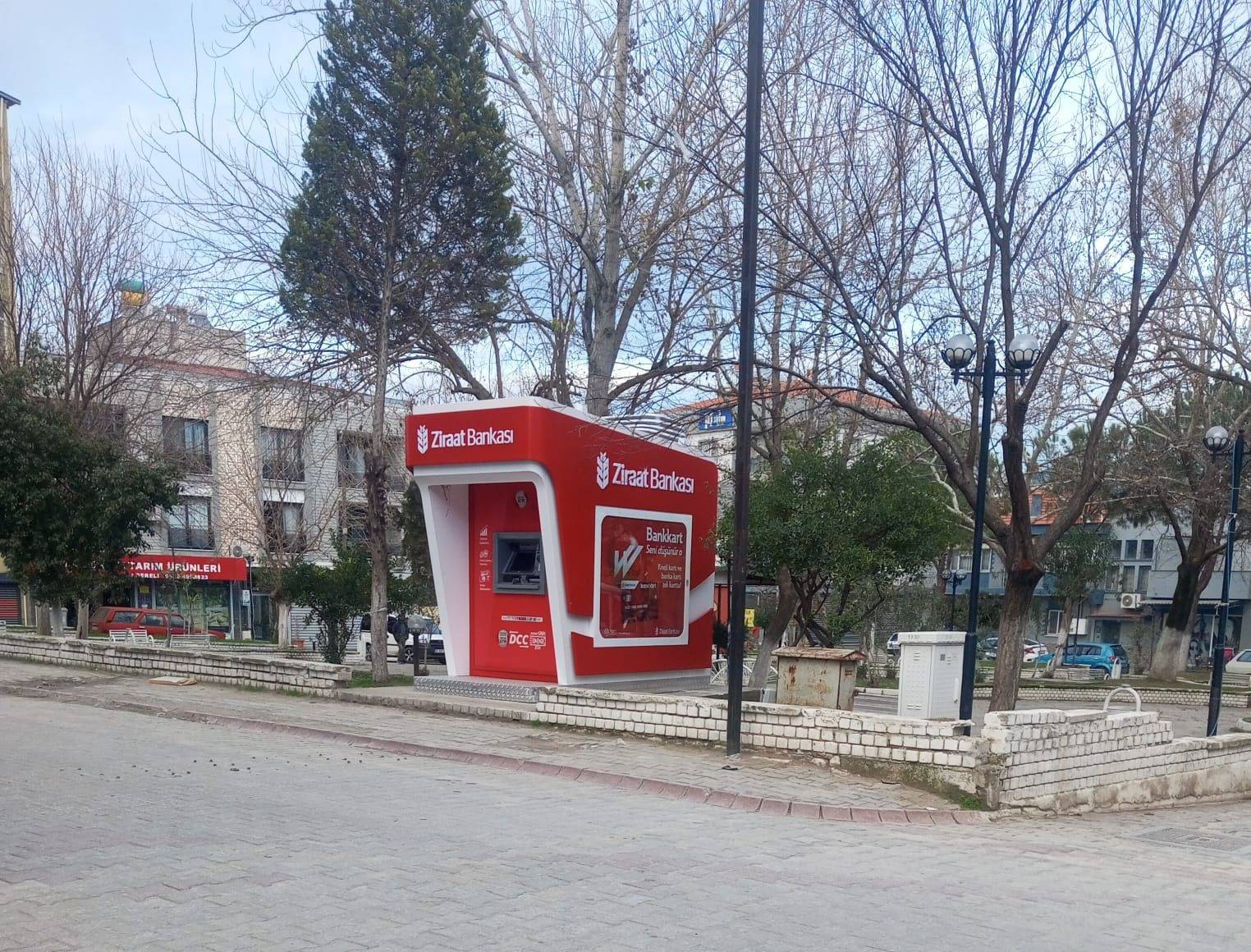 Bedrettin Dalan Caddesi’ndeki Parka Ziraat Bankası ATM’si Kuruldu