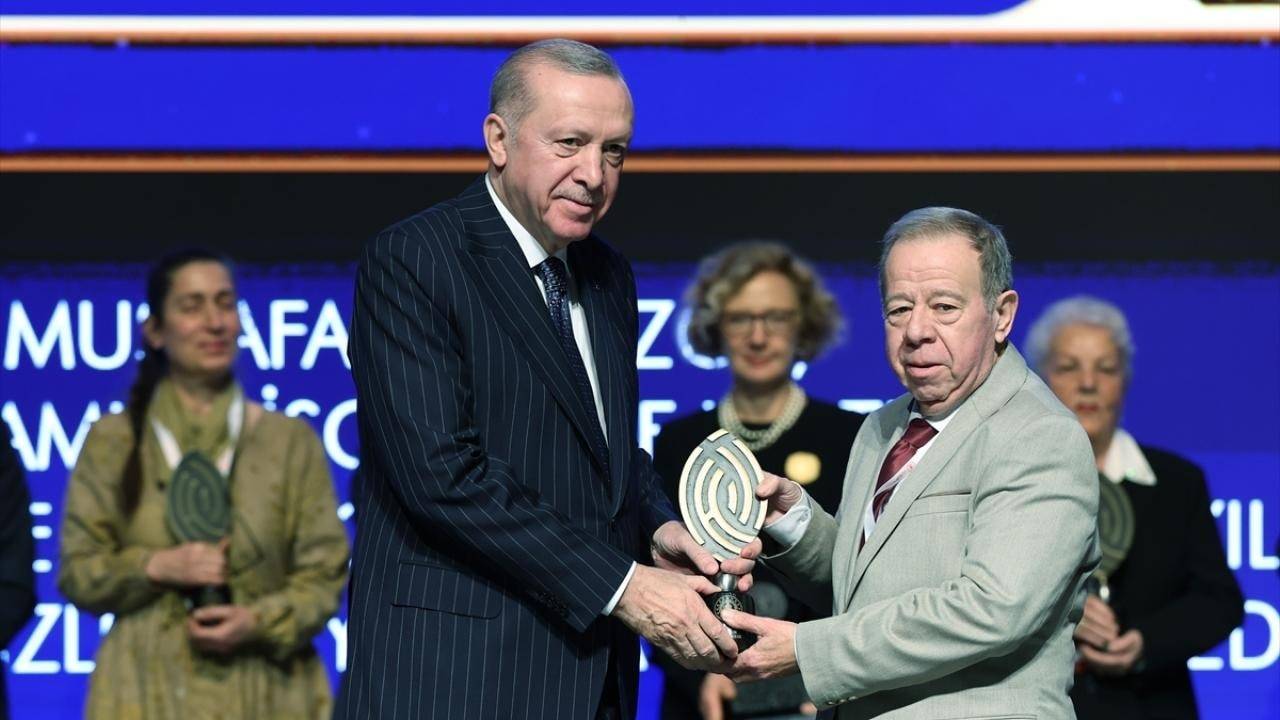 Kuşadalı Körüklü Çizme Ustası Mustafa Karpuzcu’ya “Yaşayan İnsan Hazineleri” Ödülü