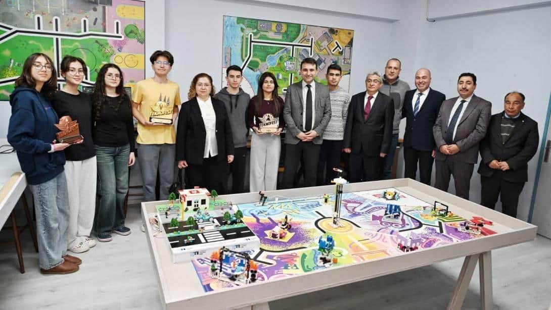 Maarifin Kalbinde Ramazan Programı'' Kapsamında İlçemiz Ortaklar Fen Lisesinde İftar Programı Gerçekleştirildi