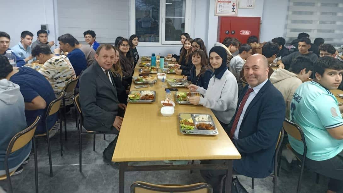 Maarifin Kalbinde Ramazan Buluşmaları Ortaklar Fen Lisesi’nde Devam Ediyor